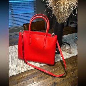 Kate spade purse! Super cute color for summer! Amazing condition.